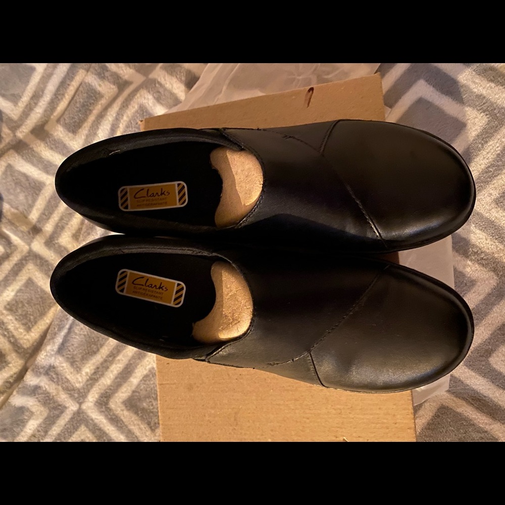 Clark’s Slip Resistant Work Shoes - Picture 4 of 5
